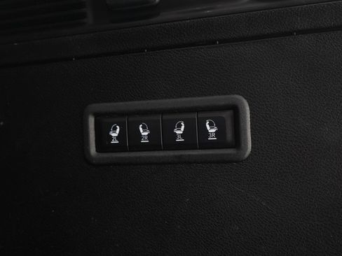 Used 2023 Jeep Wagoneer Series III w/ Preferred Equipment Group AWD/4WD image 11