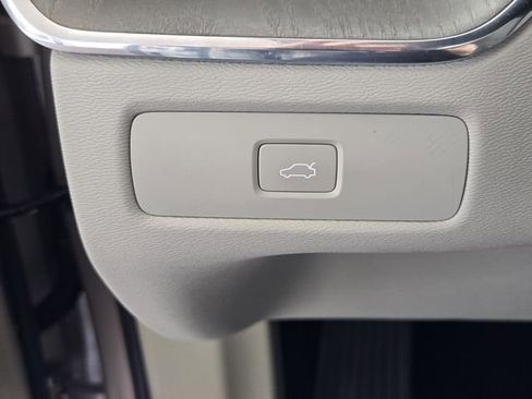 Used 2023 Volvo XC60 B5 Plus w/ Protection Package Premier image 29