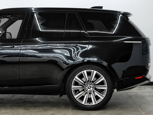 Used 2023 Land Rover Range Rover Autobiography image 14