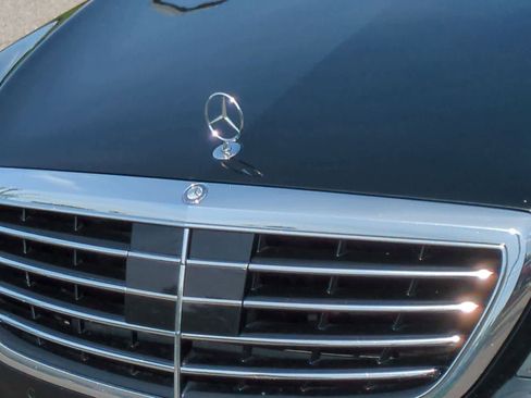 Used 2017 Mercedes-Benz S 550 4MATIC Sedan image 12