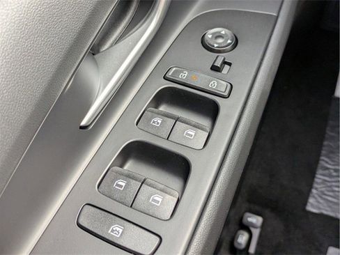 Certified 2025 Hyundai Elantra SEL image 29