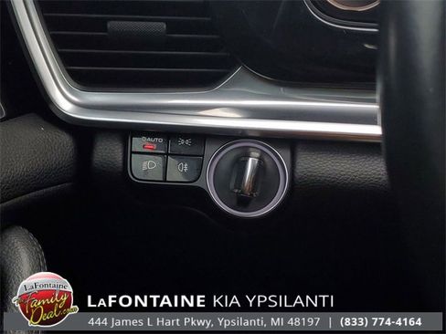 Used 2018 Porsche Panamera 4 image 20