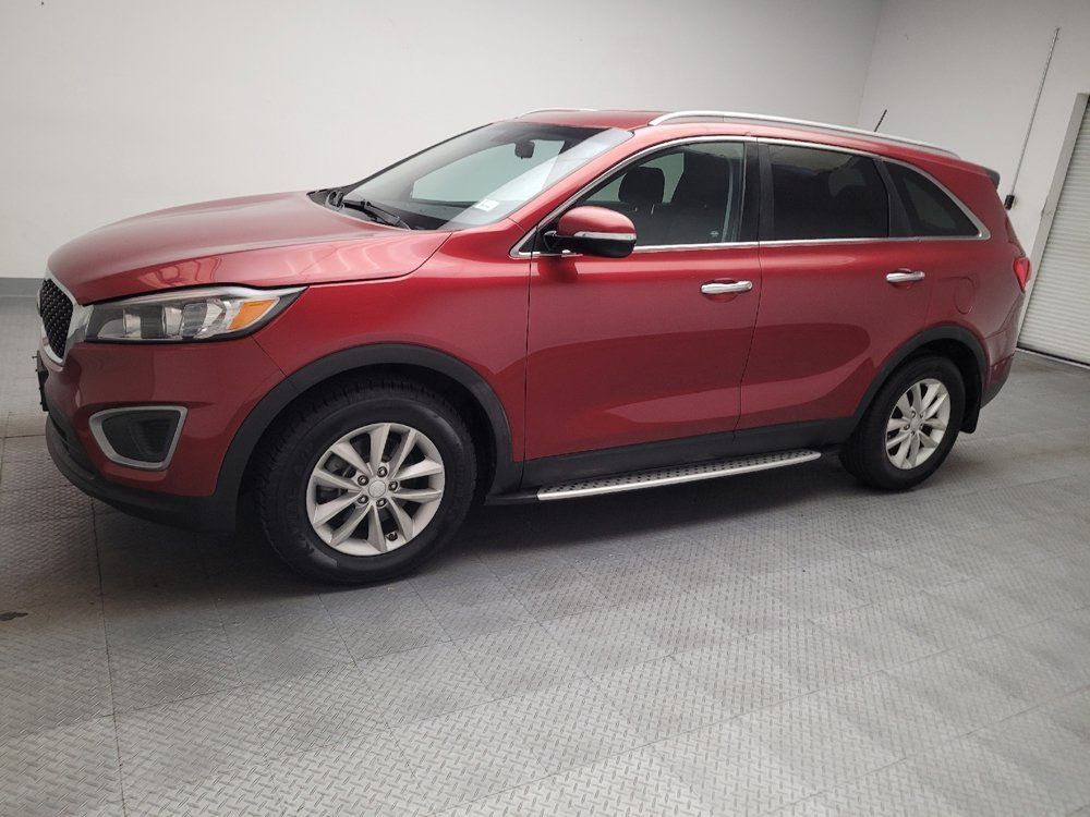 Used 2017 Kia Sorento FWD image 2