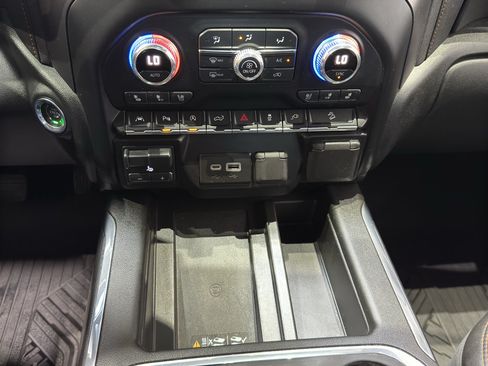 Used 2020 GMC Sierra 1500 AT4 w/ AT4 Premium Package AWD/4WD image 33