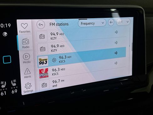 Used 2024 Volkswagen Atlas Cross Sport SE AWD/4WD image 19