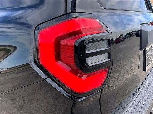 Used 2025 Toyota 4Runner SR5 AWD/4WD image 29
