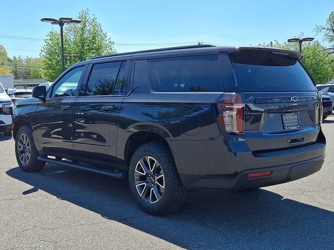Certified 2023 Chevrolet Suburban Z71 w/ Luxury Package AWD/4WD image 4