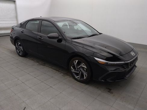 Used 2025 Hyundai Elantra Sport FWD image 11