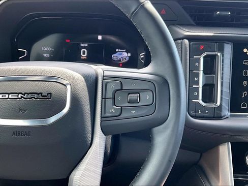 Used 2023 GMC Yukon Denali AWD/4WD image 19