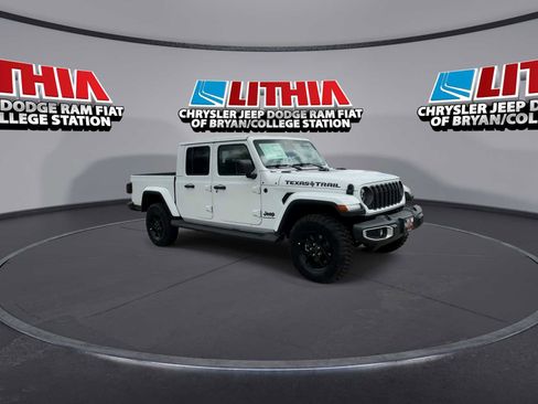 New 2026 Jeep Gladiator Sport image 2