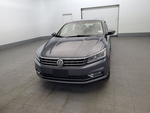 Used 2018 Volkswagen Passat 2.0T SE FWD image 15