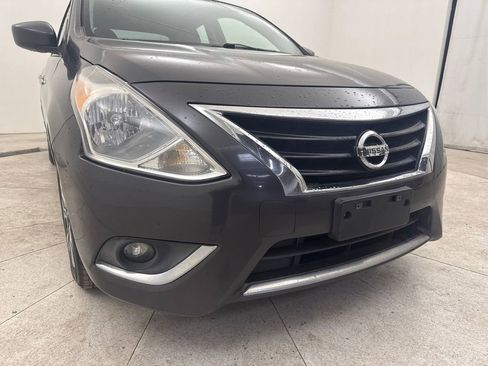 Used 2015 Nissan Versa SV image 11