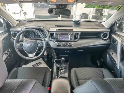 Used 2017 Toyota RAV4 LE image 12