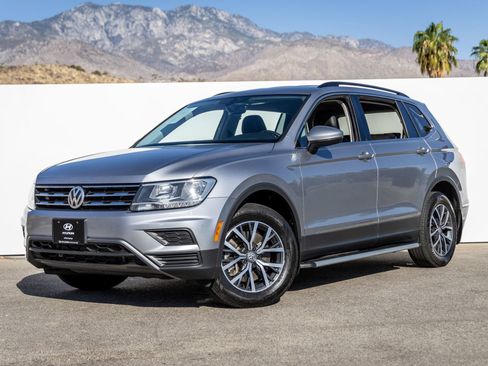 Used 2020 Volkswagen Tiguan SE w/ 3rd Row Seat Package AWD/4WD image 1