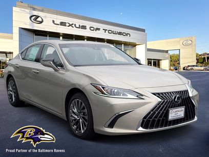New 2025 Lexus ES 300h w/ Luxury Package