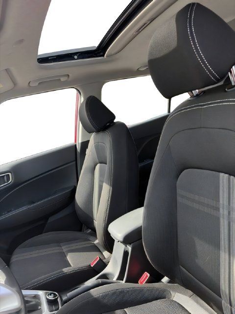 Used 2023 Hyundai Venue SEL FWD image 8