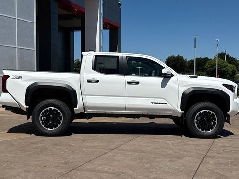 New 2026 Toyota Tacoma TRD Off-Road AWD/4WD image 3