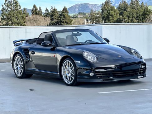 Used 2011 Porsche 911 Turbo S image 9