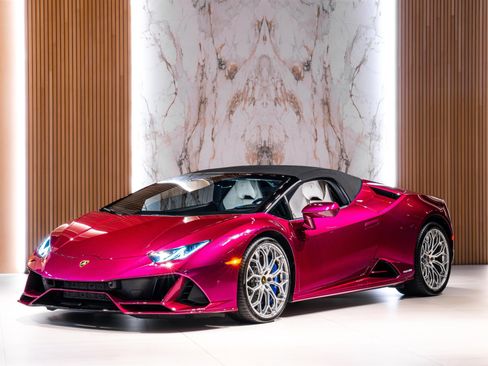 Used 2023 Lamborghini Huracan EVO image 2