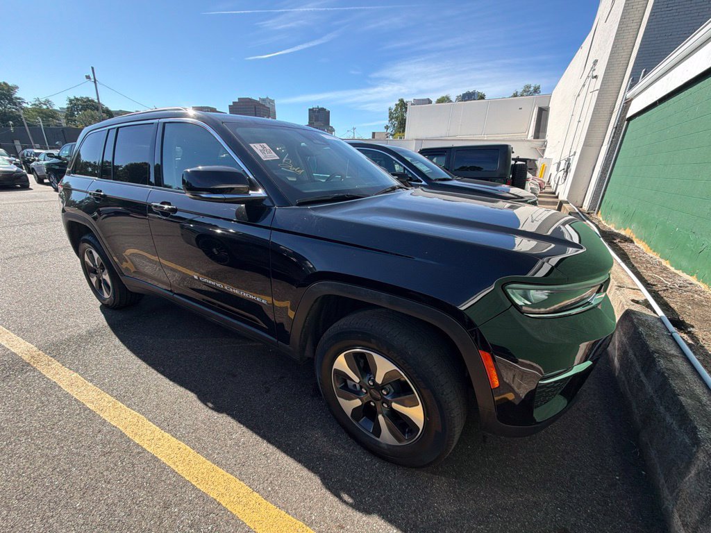 Used 2023 Jeep Grand Cherokee 4WD 4xe image 5