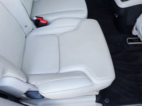 Used 2016 Volvo XC90 T6 Inscription w/ Vision Package image 24