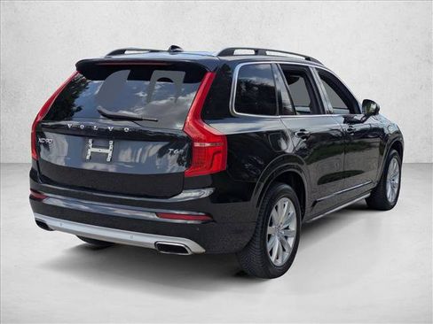 Used 2018 Volvo XC90 T6 Momentum w/ Convenience Package AWD/4WD image 4