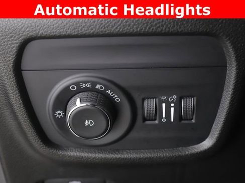 Used 2023 Jeep Grand Cherokee Limited w/ Black Appearance Package image 21