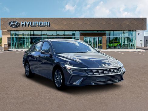 New 2026 Hyundai Elantra Sport FWD image 11