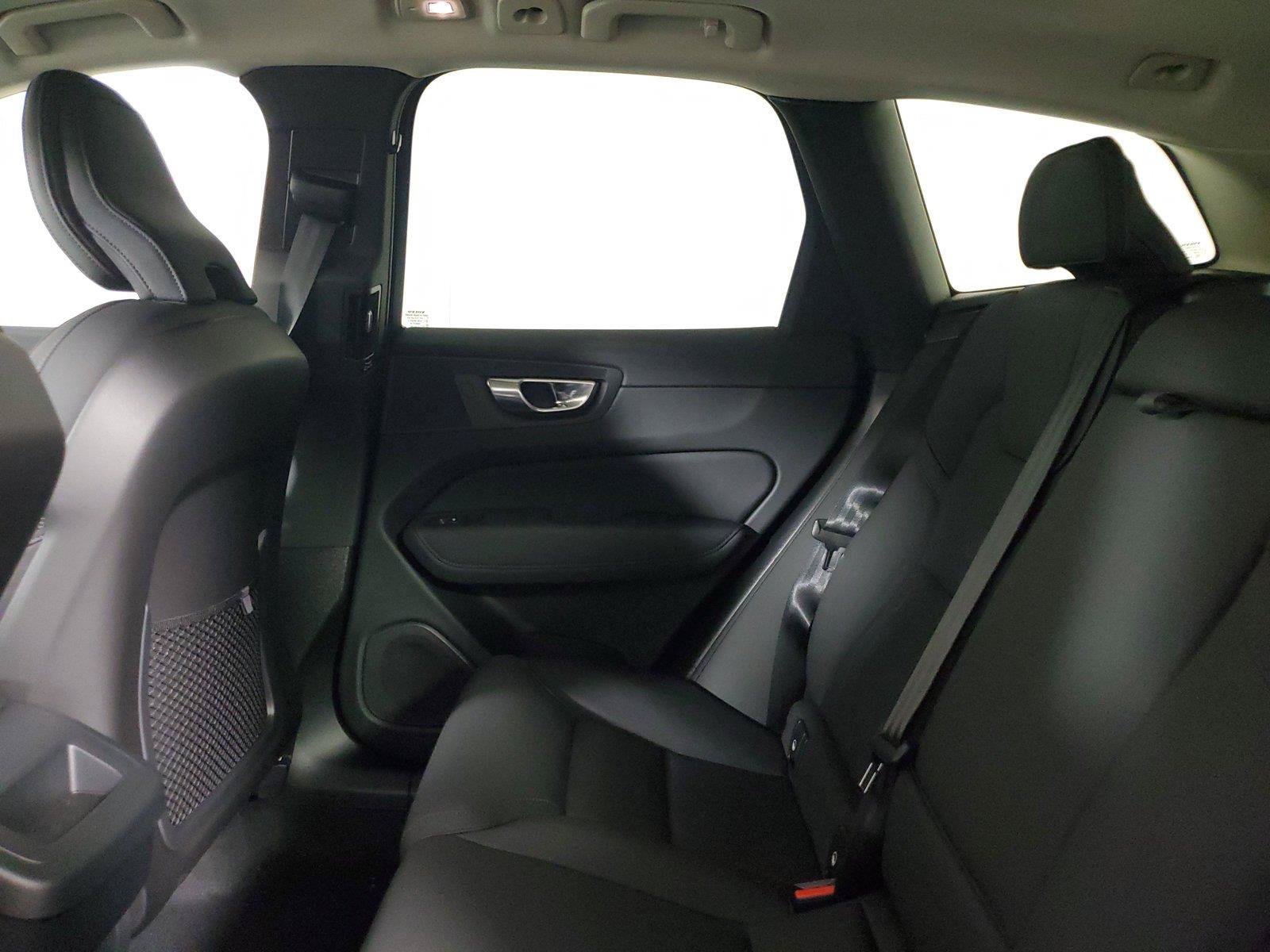 New 2027 Volvo XC60 B5 Core AWD/4WD image 12