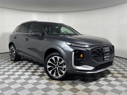 New 2026 Audi Q3 quattro 2.0T AWD/4WD image 1