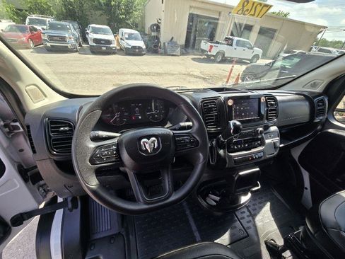 Used 2023 RAM ProMaster 2500 FWD image 11