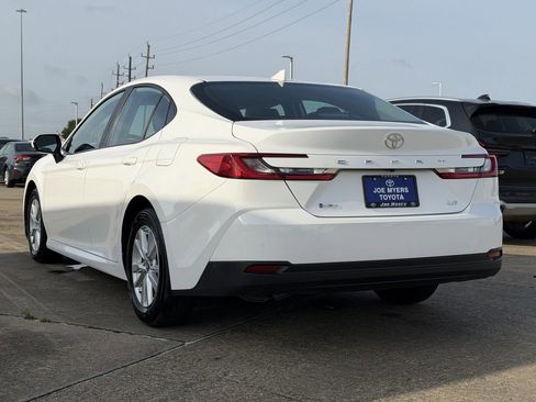 Used 2025 Toyota Camry LE FWD image 7