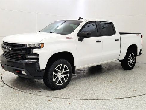 Used 2020 Chevrolet Silverado 1500 LT Trail Boss image 3