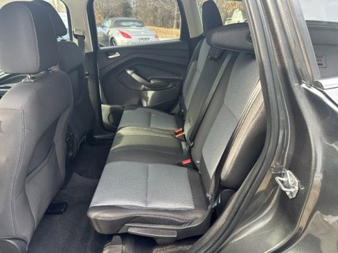 Used 2017 Ford Escape SE image 29