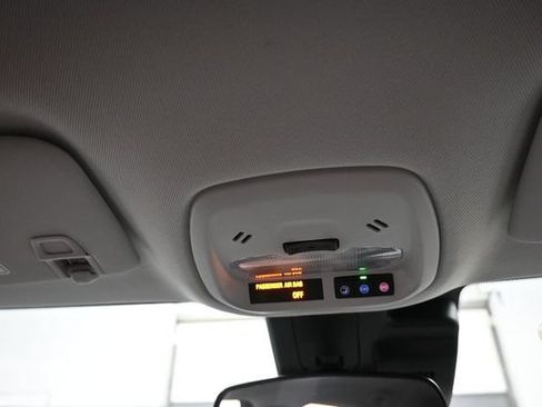 Used 2024 Chevrolet Trax LS w/ LS Convenience Package FWD image 12