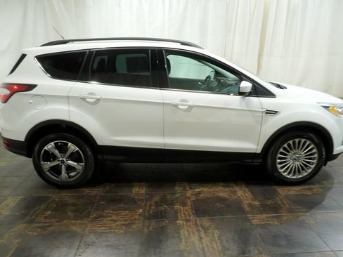 Used 2017 Ford Escape SE w/ Equipment Group 201A AWD/4WD image 4