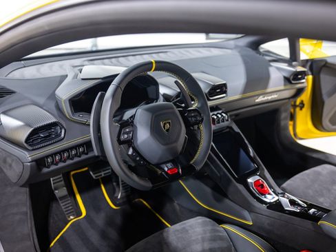 Used 2023 Lamborghini Huracan Tecnica RWD image 39