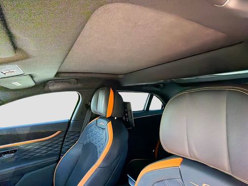 Used 2024 Bentley Flying Spur W12 image 29