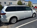Used 2015 Toyota Sienna XLE Premium image 2