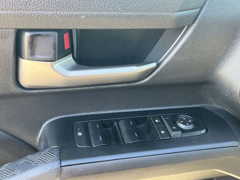 Used 2025 Toyota Tacoma TRD Off-Road image 22