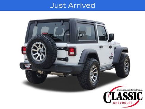 Used 2025 Jeep Wrangler Sport AWD/4WD image 18