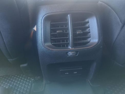 Used 2020 Jeep Cherokee Latitude Plus image 29