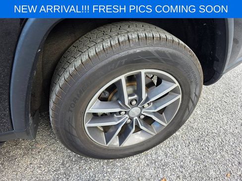 Used 2018 Jeep Grand Cherokee Laredo RWD image 8