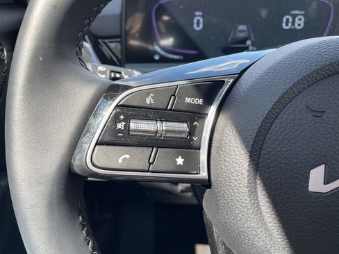 Used 2025 Kia Seltos S AWD/4WD image 24
