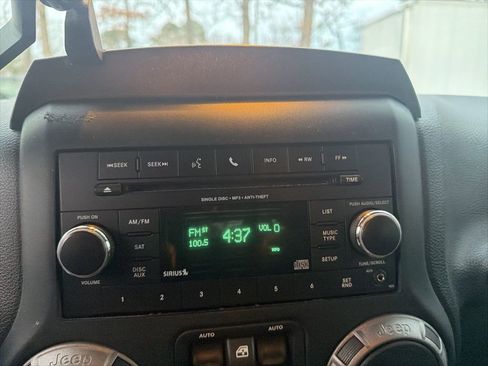 Used 2015 Jeep Wrangler Sport w/ Quick Order Package 24S image 17