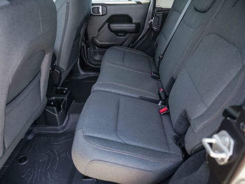 Used 2026 Jeep Wrangler Unlimited Sport AWD/4WD image 17