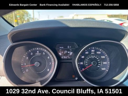 Used 2014 Hyundai Elantra SE FWD image 16