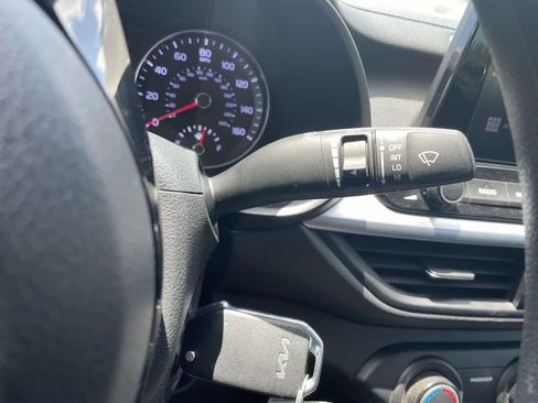 Certified 2022 Kia Forte LXS FWD image 25