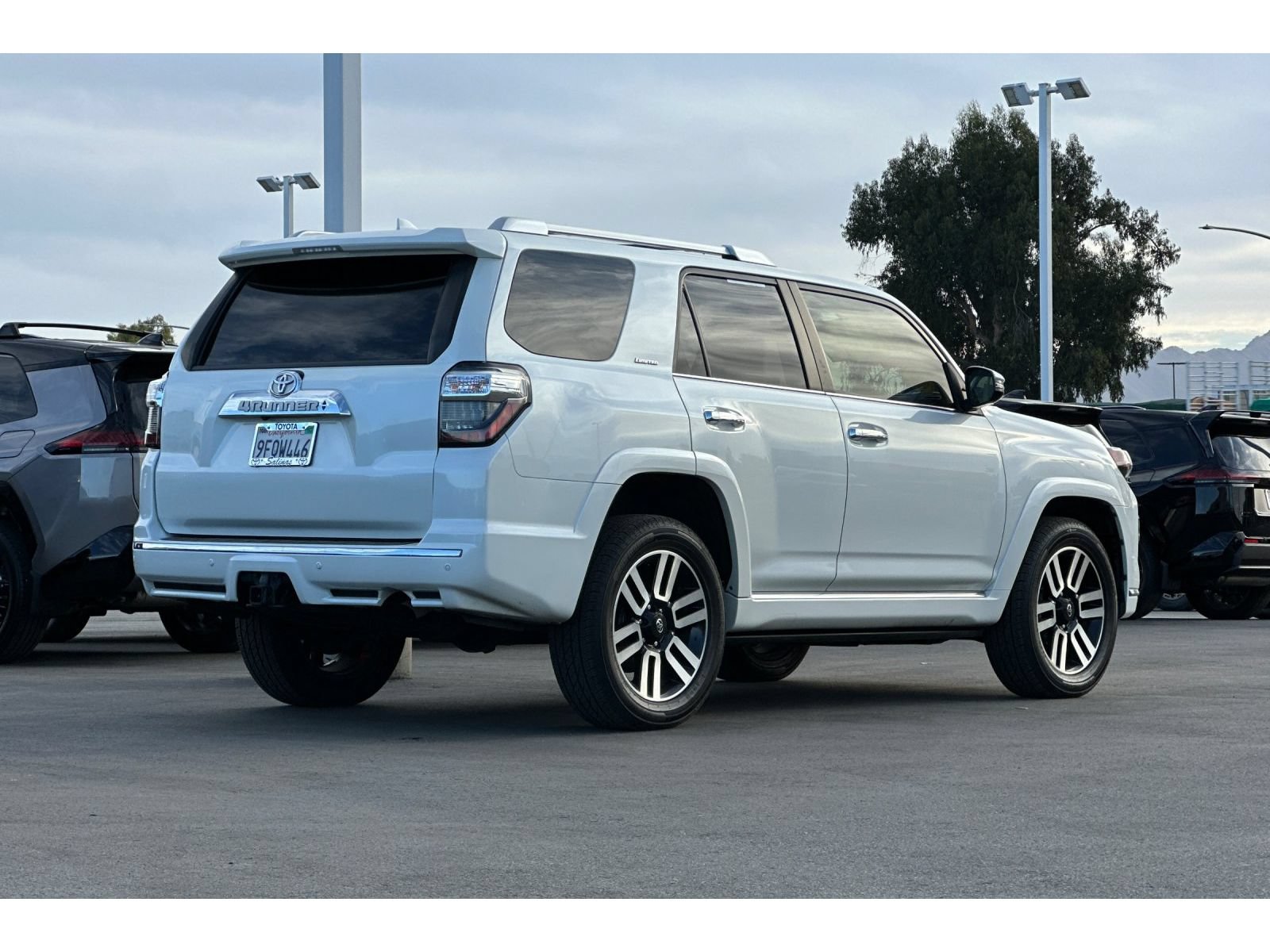 Used 2023 Toyota 4Runner Limited AWD/4WD image 4