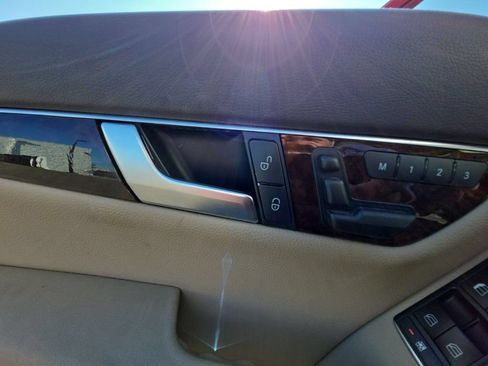 Used 2014 Mercedes-Benz C 300 4MATIC Sedan image 4